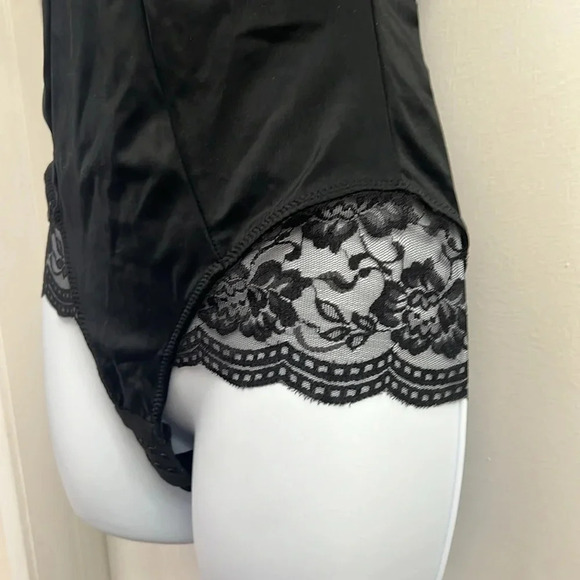 Velvet Kitten Lacey Accent Body Shaper Bodysuit #303538 Size Medium NWOT - Picture 5 of 9